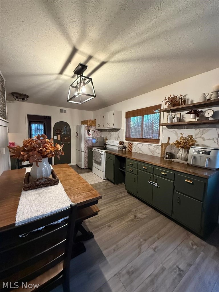 330 Cynthia Drive Chardon OH 44024
