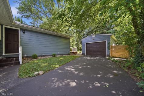 3085 Englewood Drive Stow OH 44224