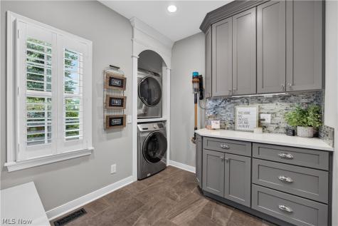 7752 Oxgate Court Hudson OH 44236
