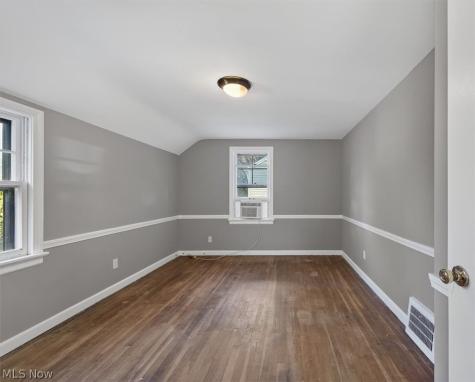 1134 Argonne Road South Euclid OH 44121