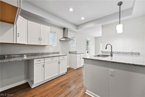 2631 Oakdale Avenue Lorain OH 44055