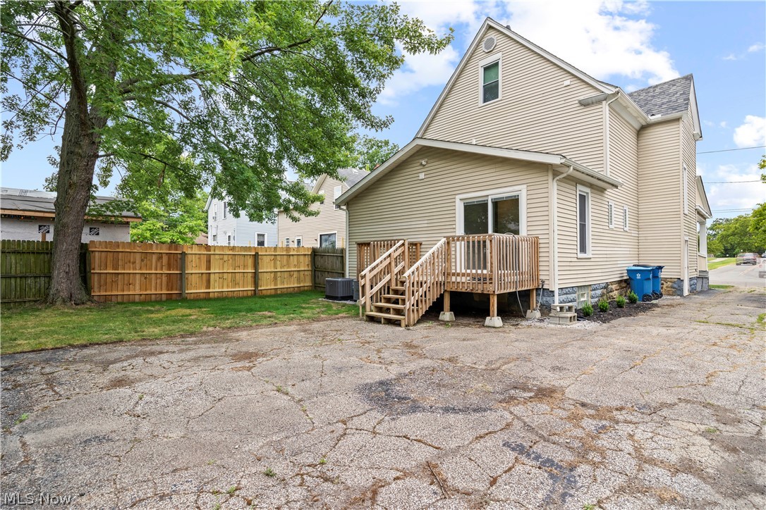 2631 Oakdale Avenue Lorain OH 44055