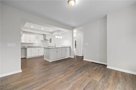 2631 Oakdale Avenue Lorain OH 44055