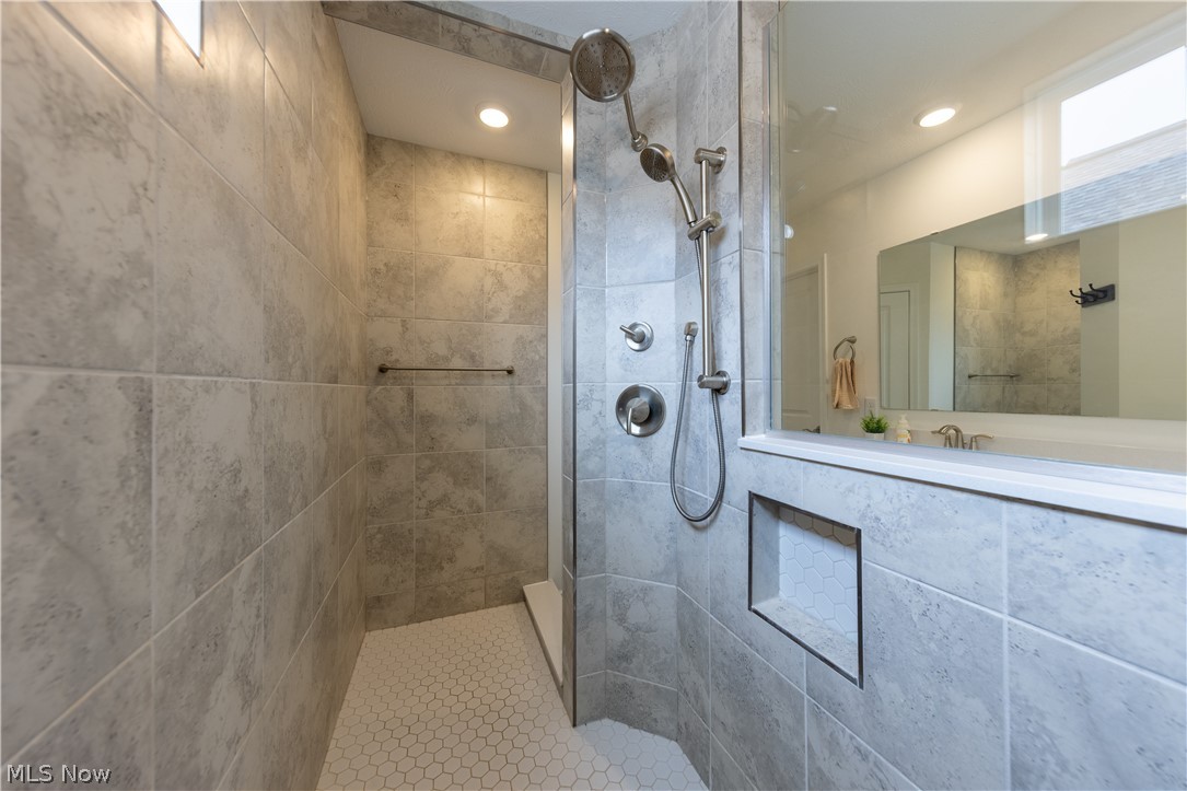 766 River Run Road Aurora OH 44202