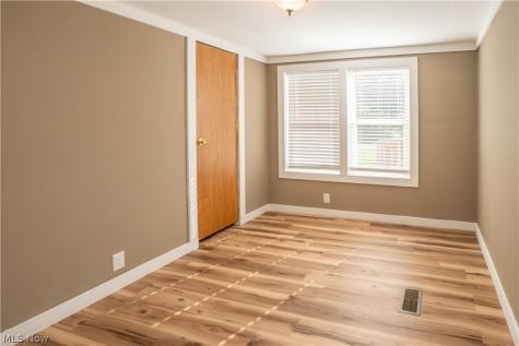 806 S Grant Boulevard Minerva OH 44657