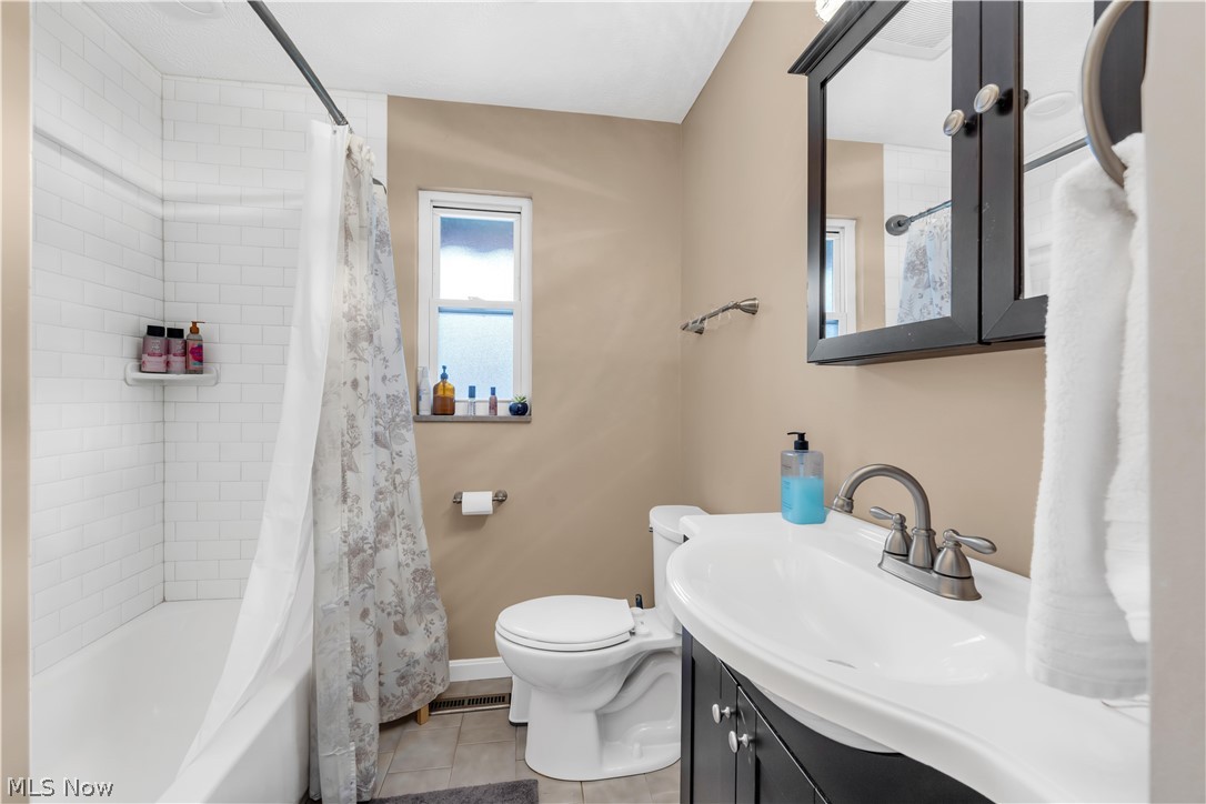 7611 Wainstead Drive Parma OH 44129