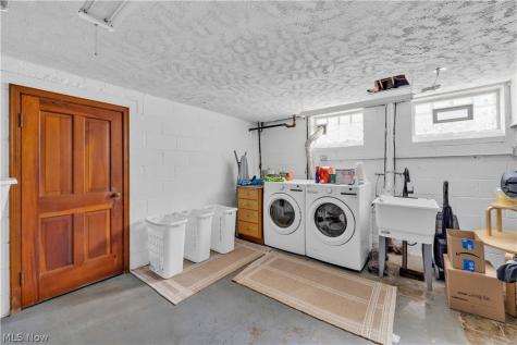 7611 Wainstead Drive Parma OH 44129