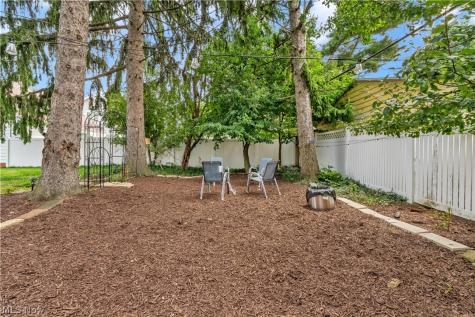 7611 Wainstead Drive Parma OH 44129