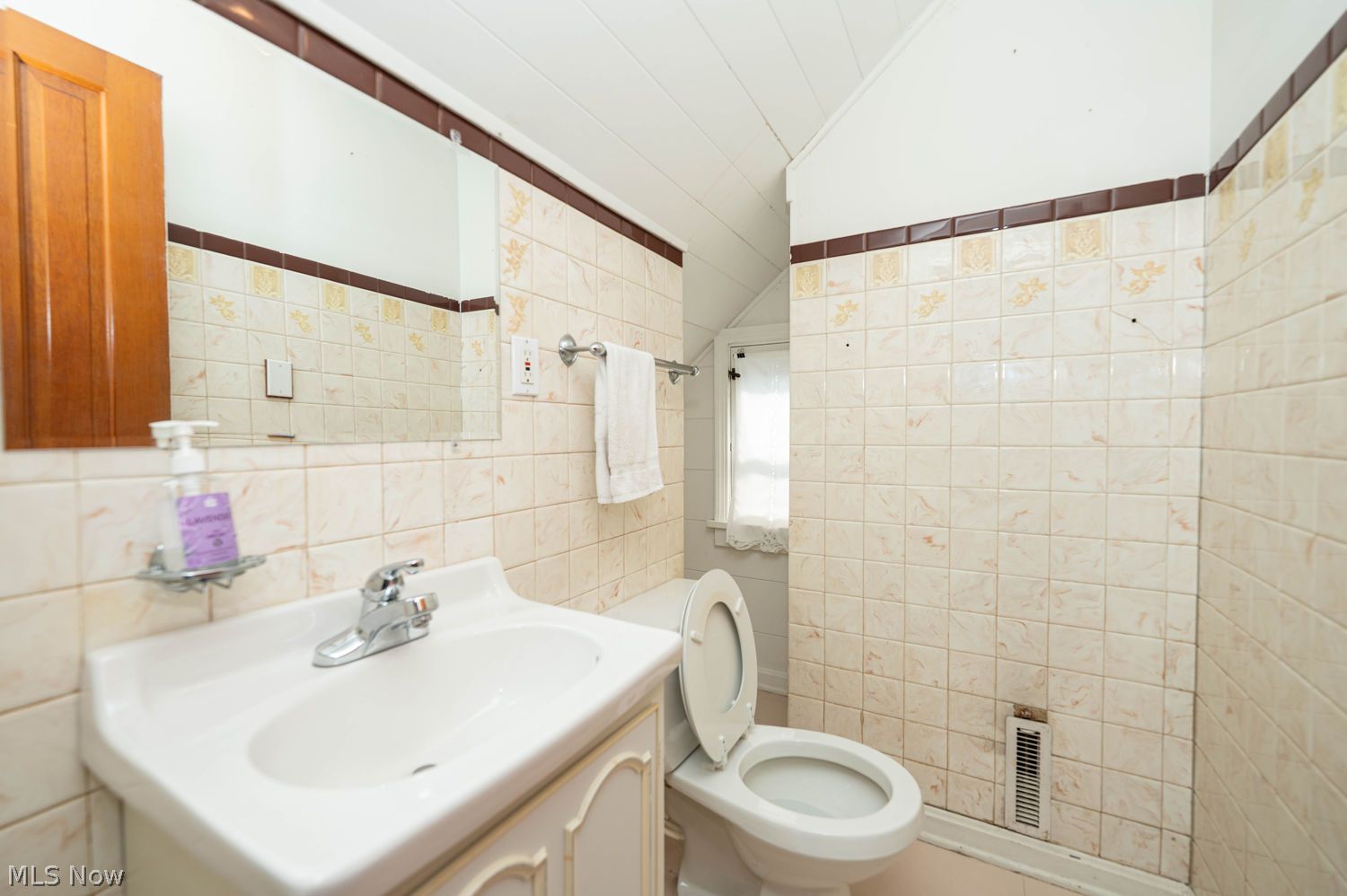 25281 Marsdon Drive Euclid OH 44132
