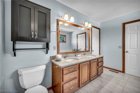 8572 Nobleman Circle NW Massillon OH 44646