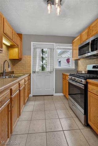 3072 Rowford Avenue SW Massillon OH 44646