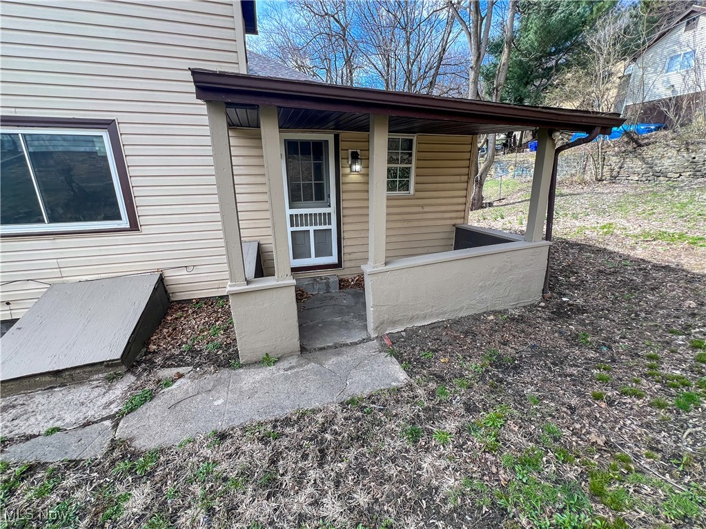 929 Bank Street East Liverpool OH 43920