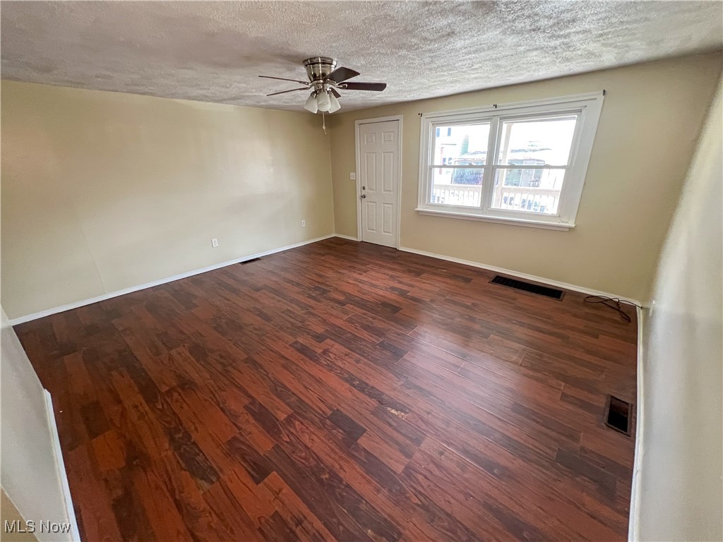 929 Bank Street East Liverpool OH 43920