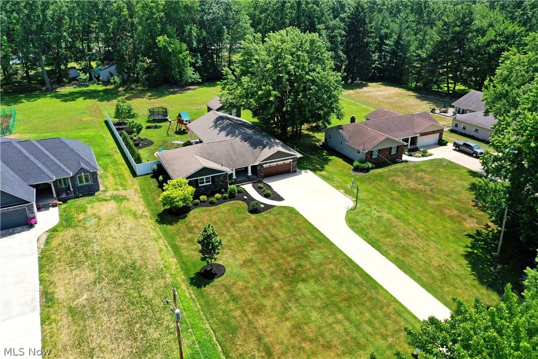 9272 Hillview Drive NE Howland OH 44484