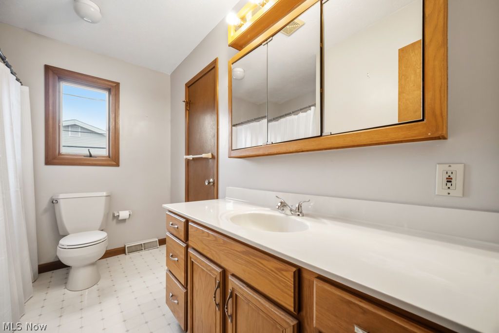 27261 Nantucket Drive North Olmsted OH 44070