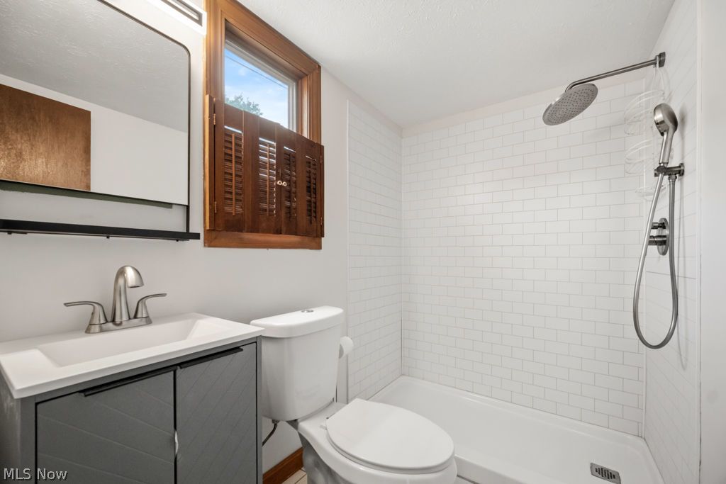 27261 Nantucket Drive North Olmsted OH 44070