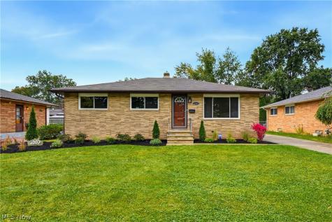 2307 Vinewood Drive Parma OH 44134