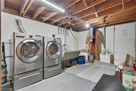 1997 Heather Lane Youngstown OH 44511