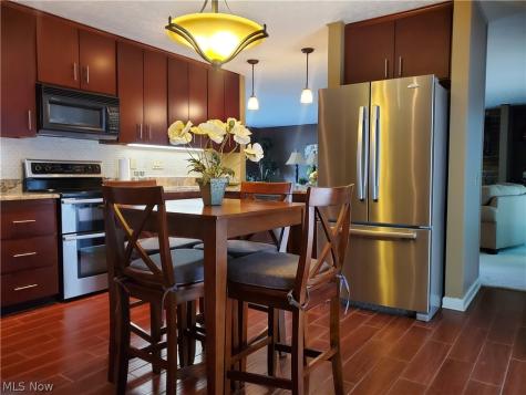 21615 Shagbark Trail Strongsville OH 44149