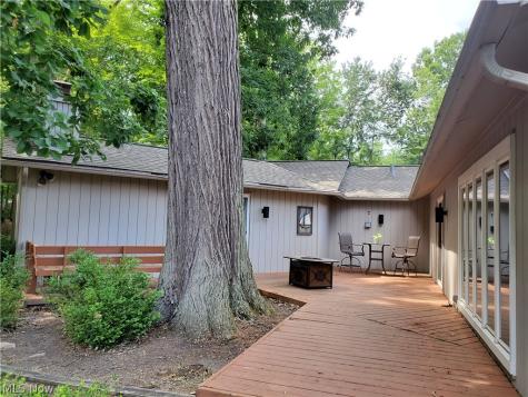 21615 Shagbark Trail Strongsville OH 44149