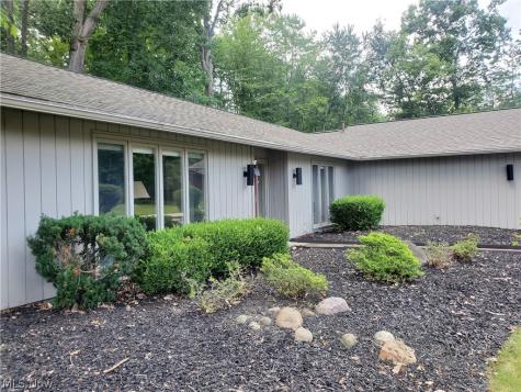 21615 Shagbark Trail Strongsville OH 44149