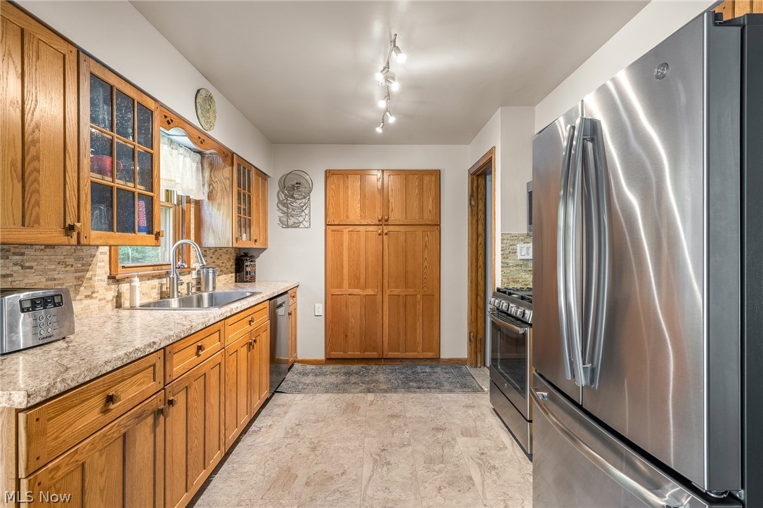 1206 Rose Avenue Girard OH 44420