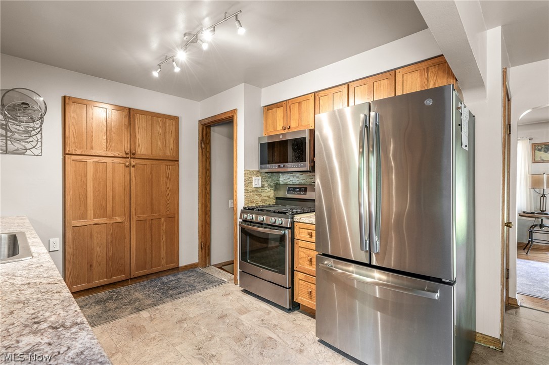 1206 Rose Avenue Girard OH 44420