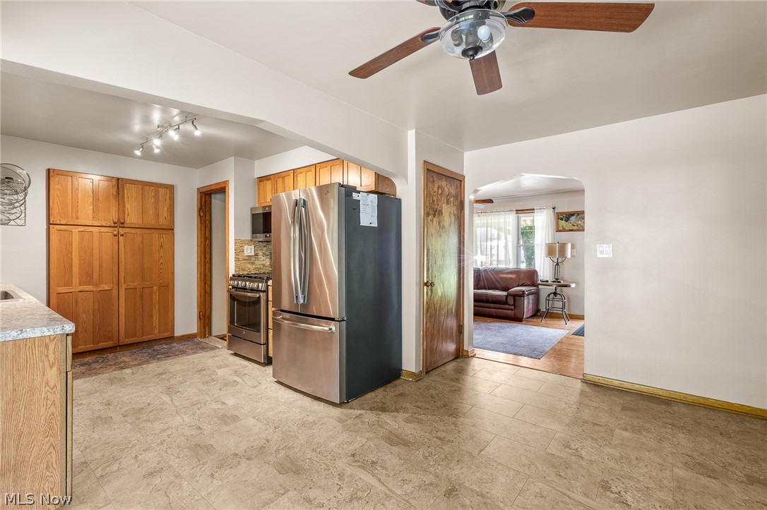 1206 Rose Avenue Girard OH 44420