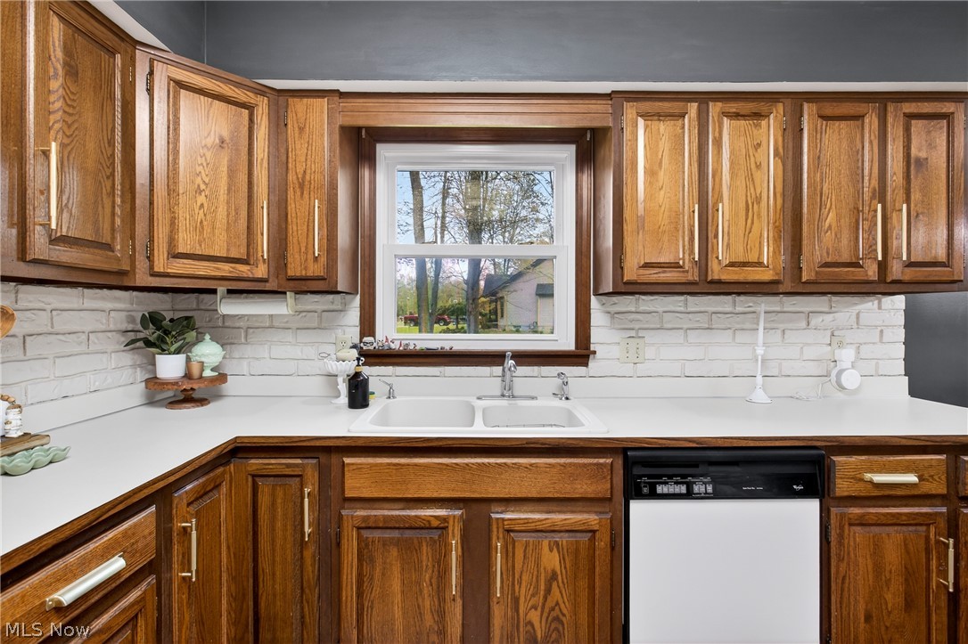 324 Old Oak Drive Cortland OH 44410