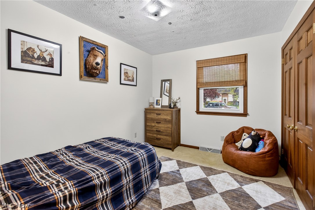 324 Old Oak Drive Cortland OH 44410