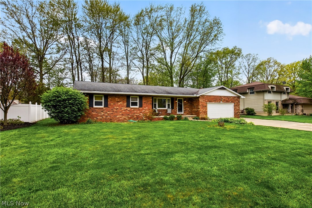 324 Old Oak Drive Cortland OH 44410