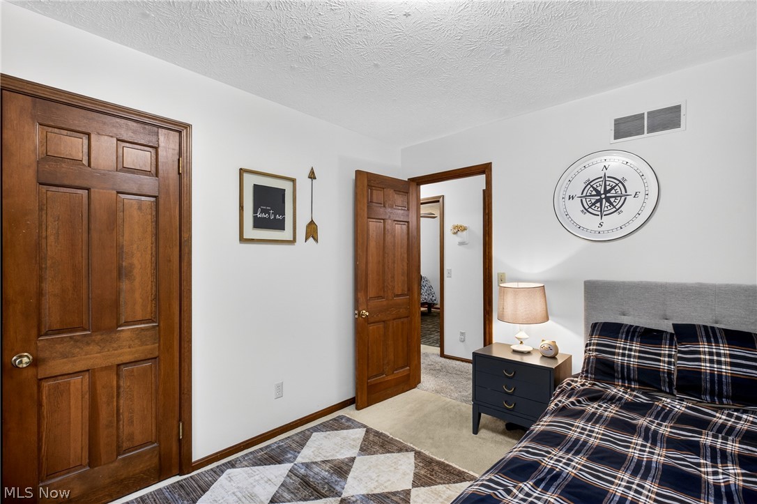 324 Old Oak Drive Cortland OH 44410