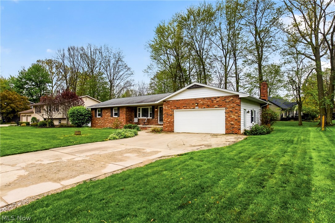 324 Old Oak Drive Cortland OH 44410