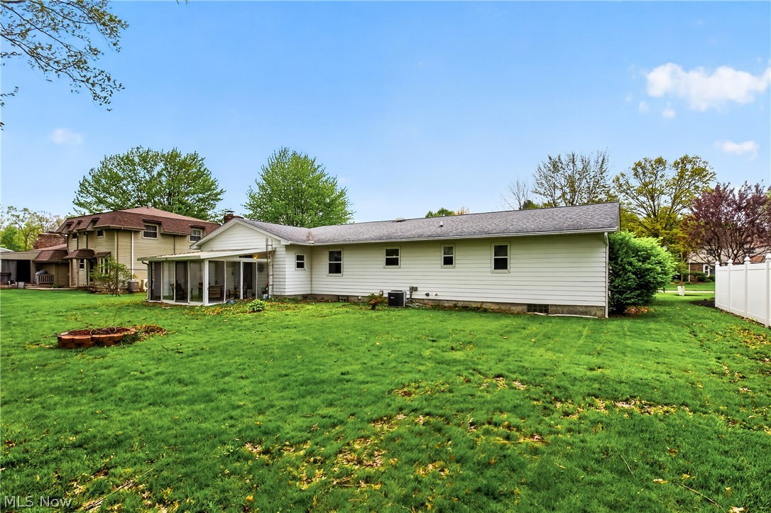 324 Old Oak Drive Cortland OH 44410