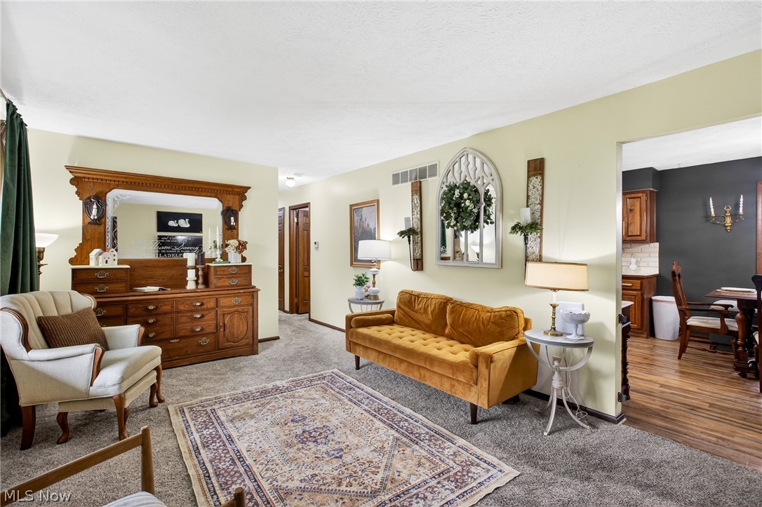 324 Old Oak Drive Cortland OH 44410