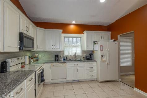 4261 Lake Harbour Way NW Avon OH 44011