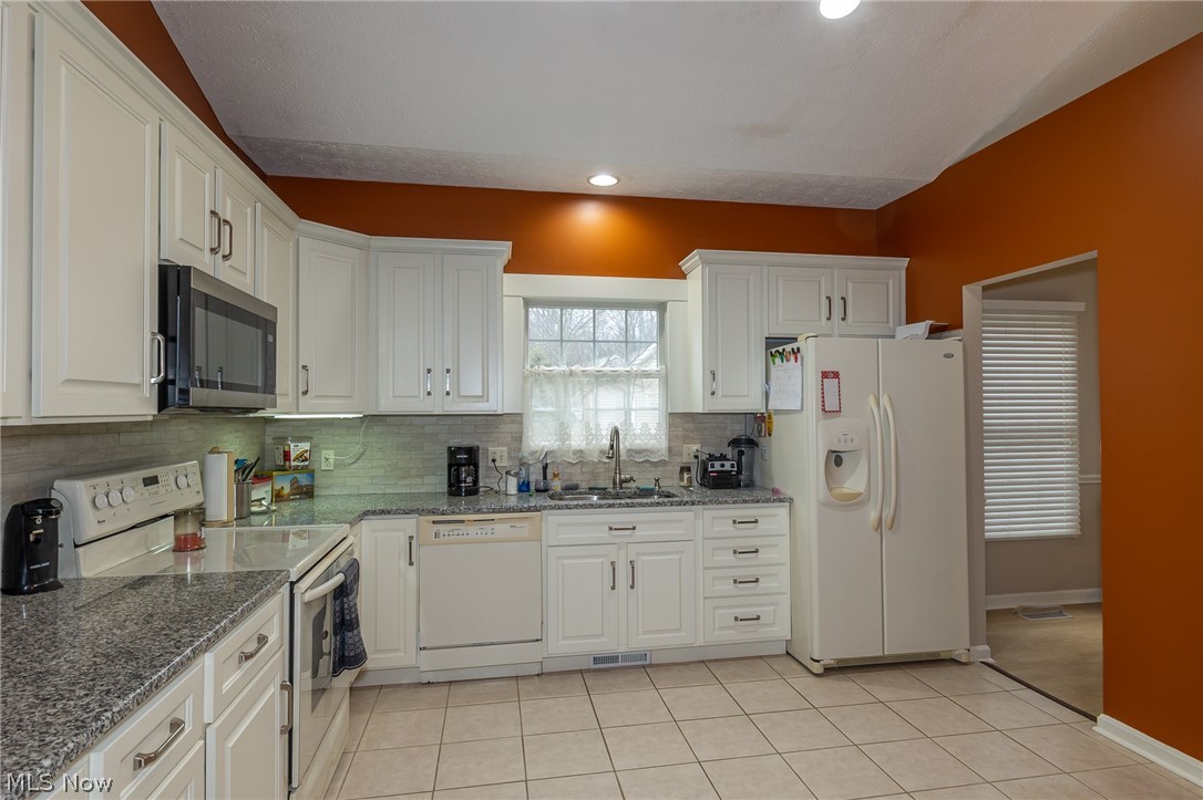 4261 Lake Harbour Way NW Avon OH 44011