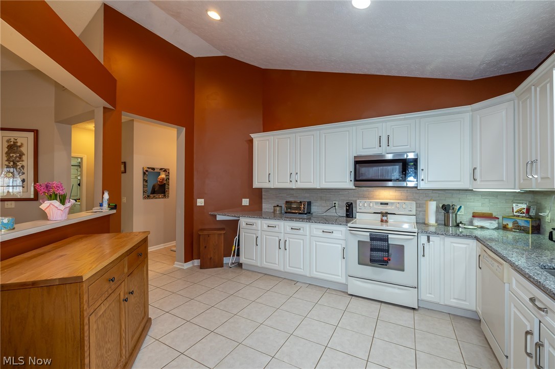 4261 Lake Harbour Way NW Avon OH 44011