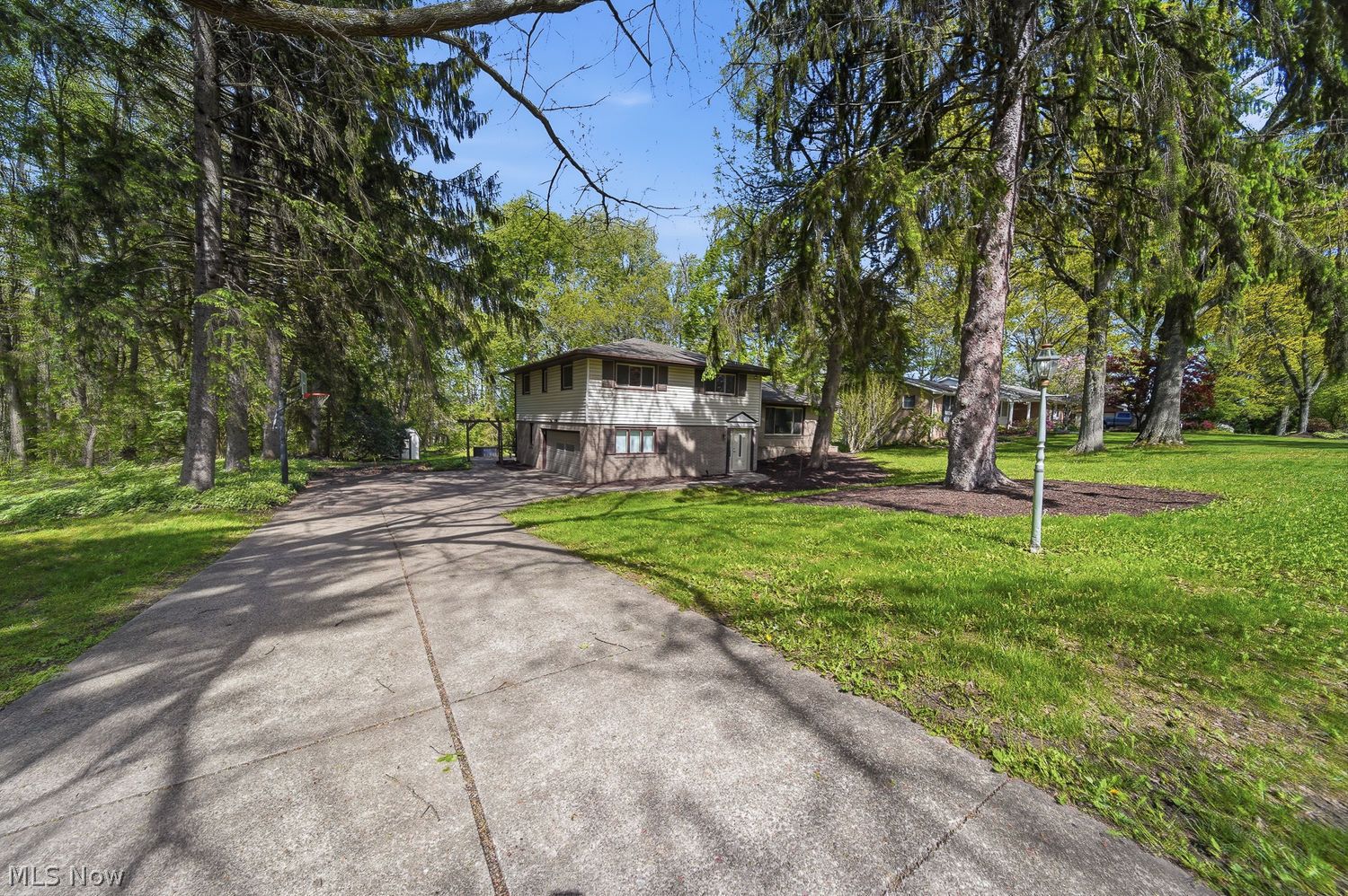 4385 Parkdale Avenue NW Canton OH 44718