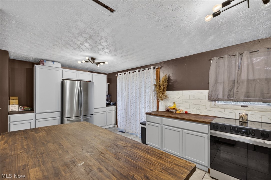 5124 Willow Crest Avenue Austintown OH 44515