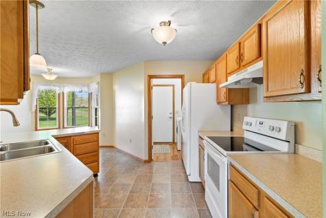3008 Mount Pleasant Street NW North Canton OH 44720