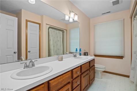 38799 Arbor Court Grafton OH 44044
