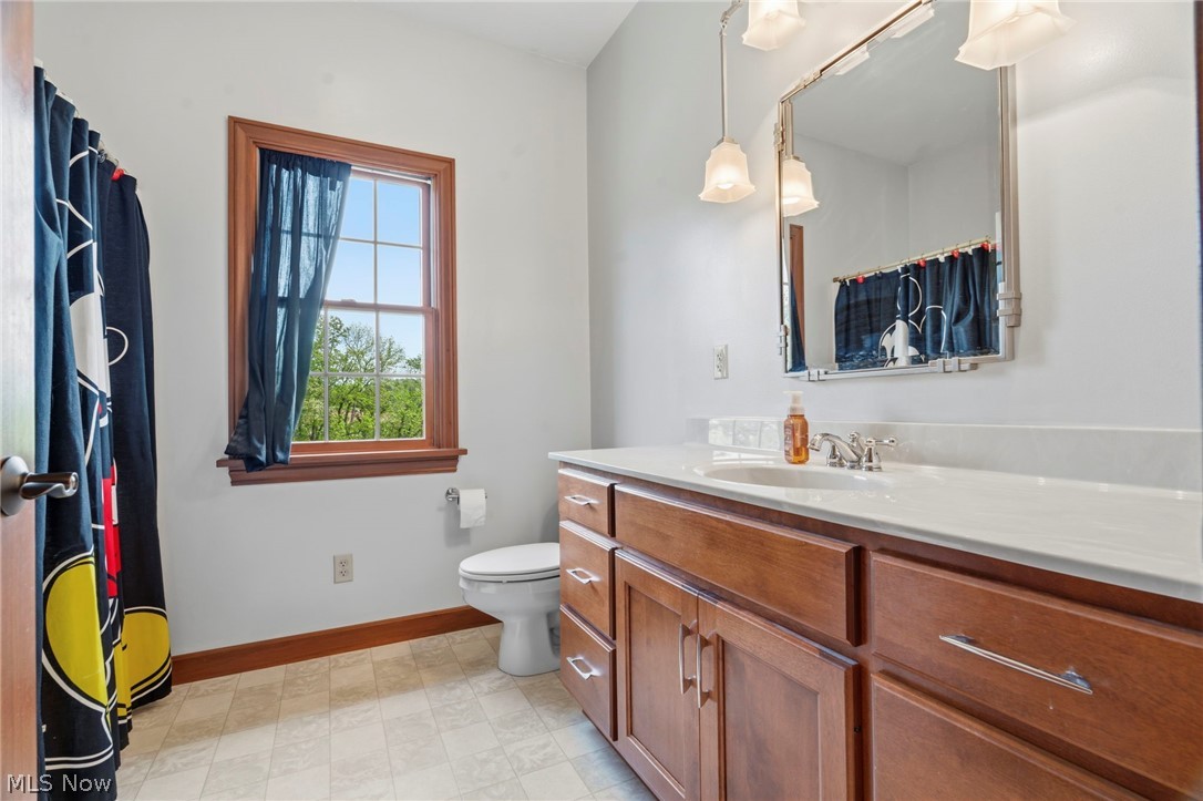 8233 Township Road 466 Lakeville OH 44638