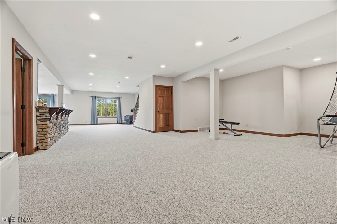 8233 Township Road 466 Lakeville OH 44638