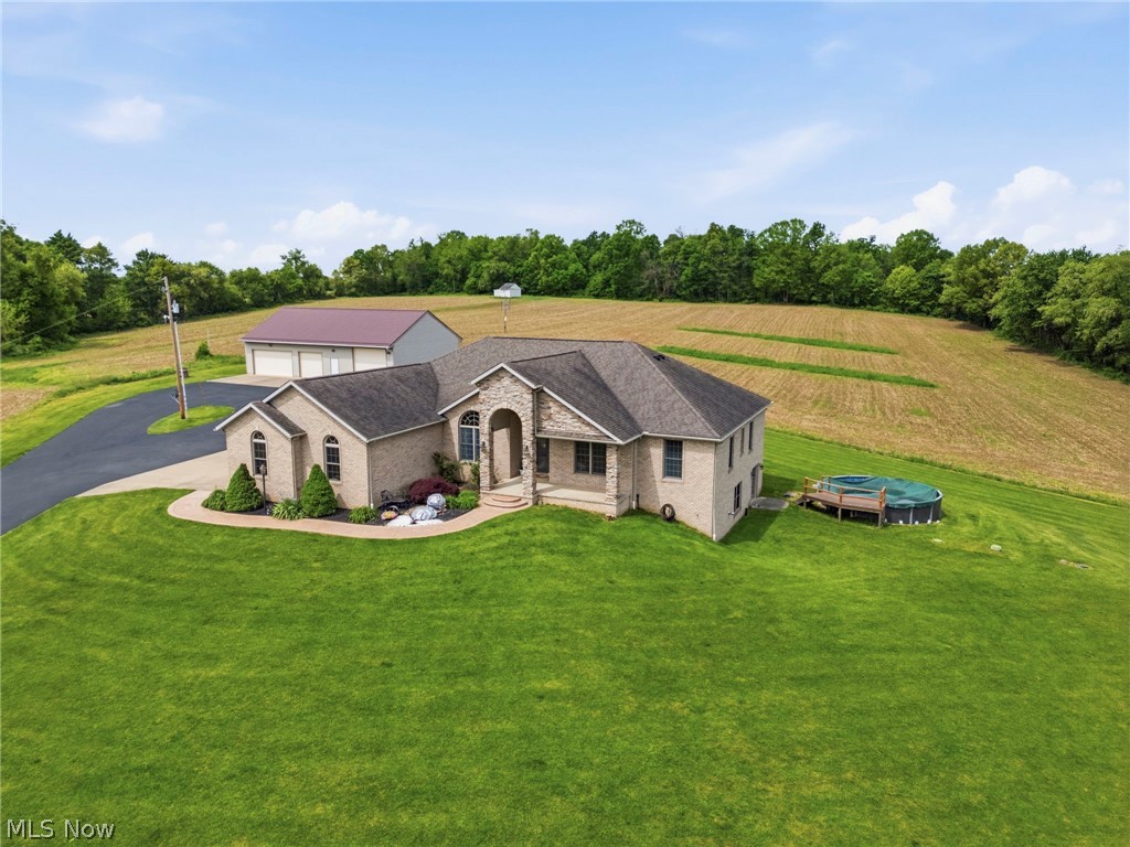 8233 Township Road 466 Lakeville OH 44638