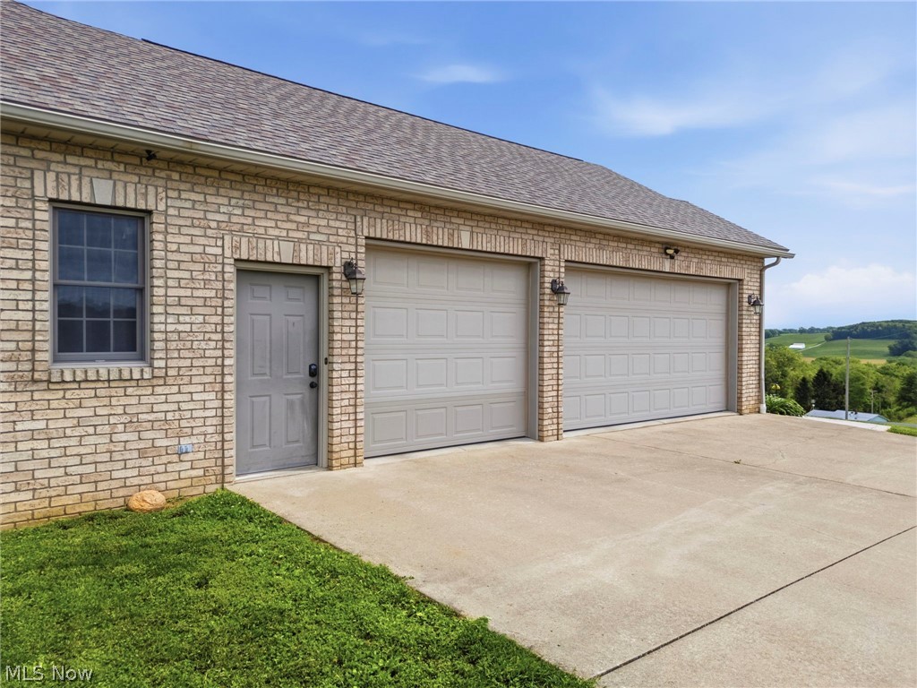 8233 Township Road 466 Lakeville OH 44638