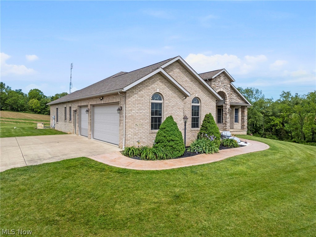 8233 Township Road 466 Lakeville OH 44638