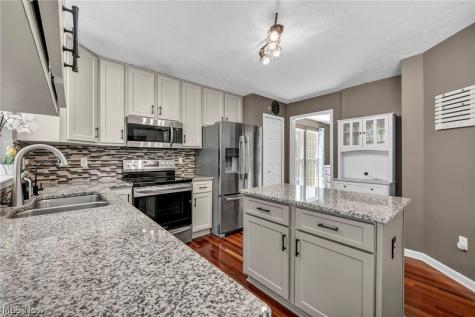 8441 Antlers Trail North Ridgeville OH 44039