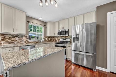 8441 Antlers Trail North Ridgeville OH 44039