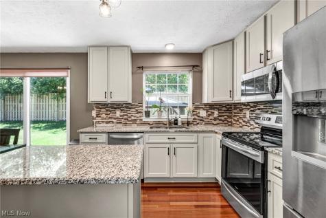 8441 Antlers Trail North Ridgeville OH 44039